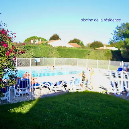 Villa Pres Des Claires Le Château-dʼOléron Exterior foto